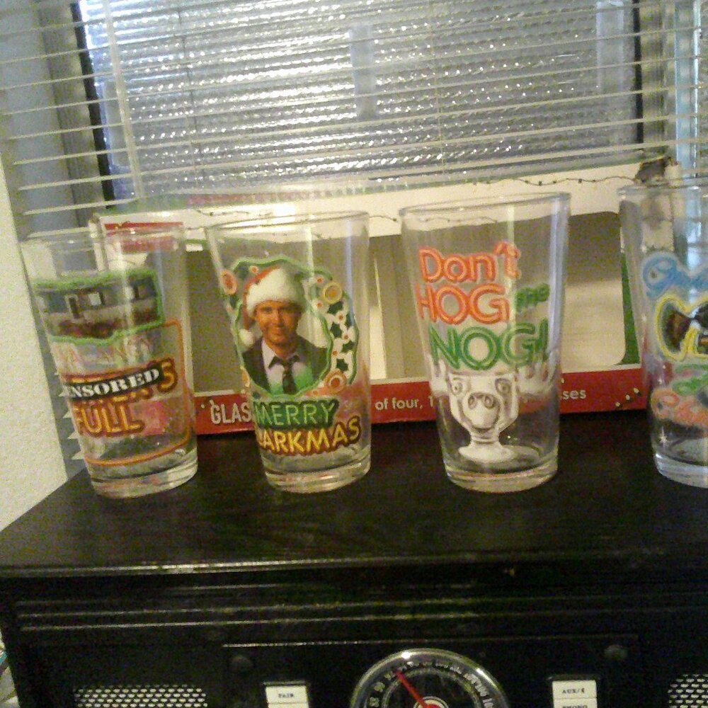4 Christmas Vacation Boxed Pint Glass Set-New In Box